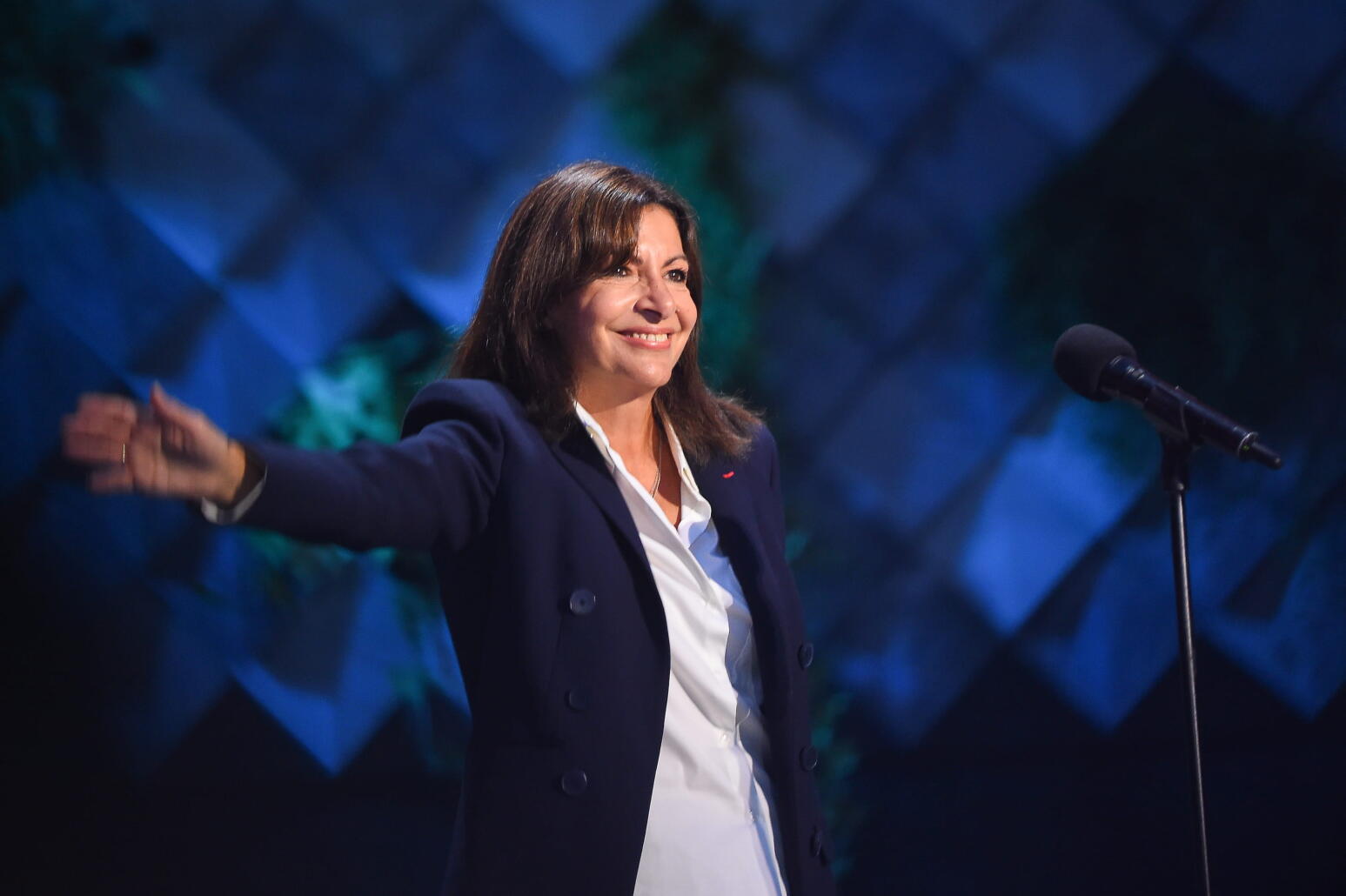 Anne Hidalgo fait son premier meeting en tant que candidate officielle