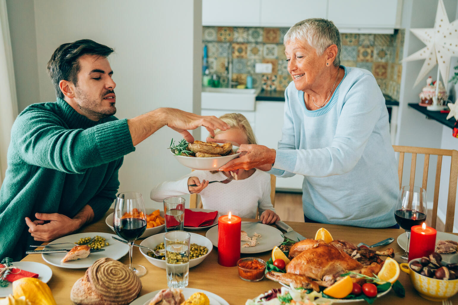 Une mamie invite par erreur un inconnu pour Thanksgiving