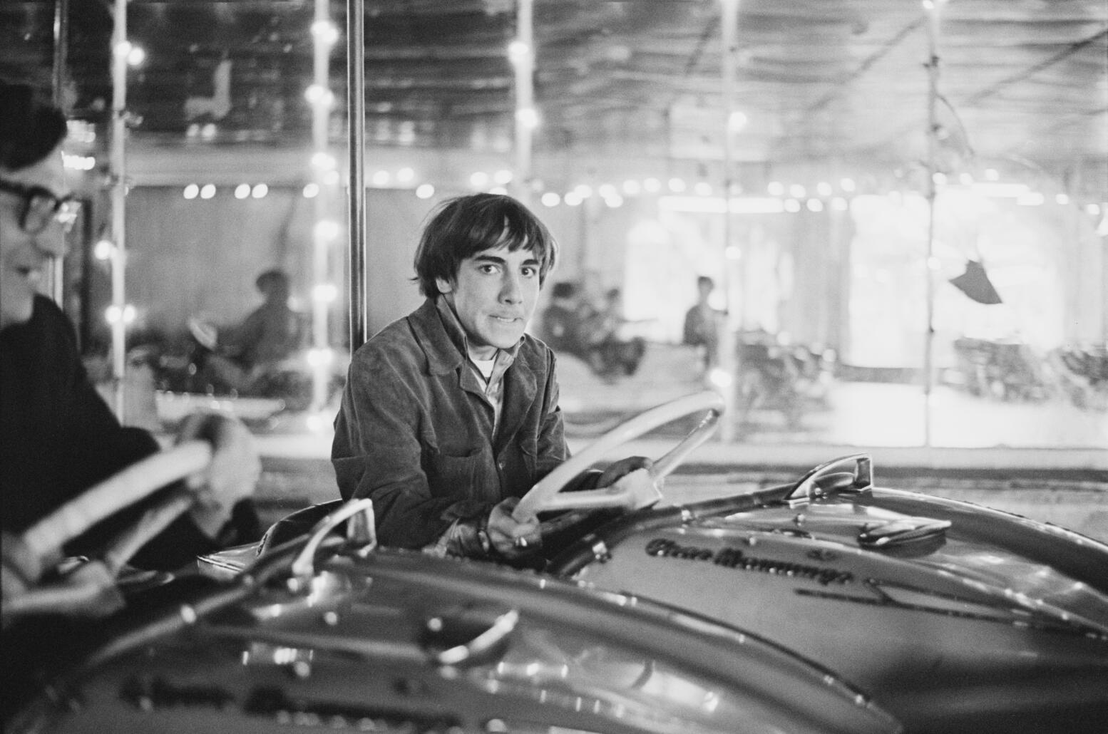 Pourquoi Keith Moon aurait-il jeté une voiture dans une piscine, alors que c’est très mauvais pour les sièges en cuir ?