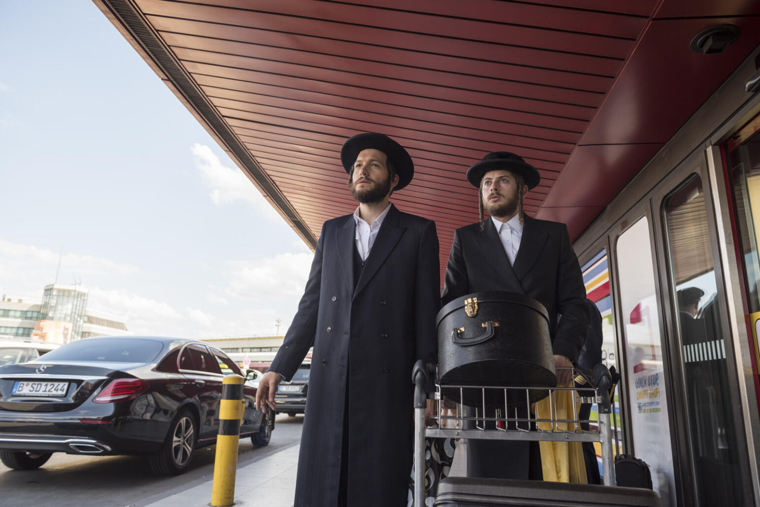 Deux acteurs de la série Unorthodox © LDD.jpeg