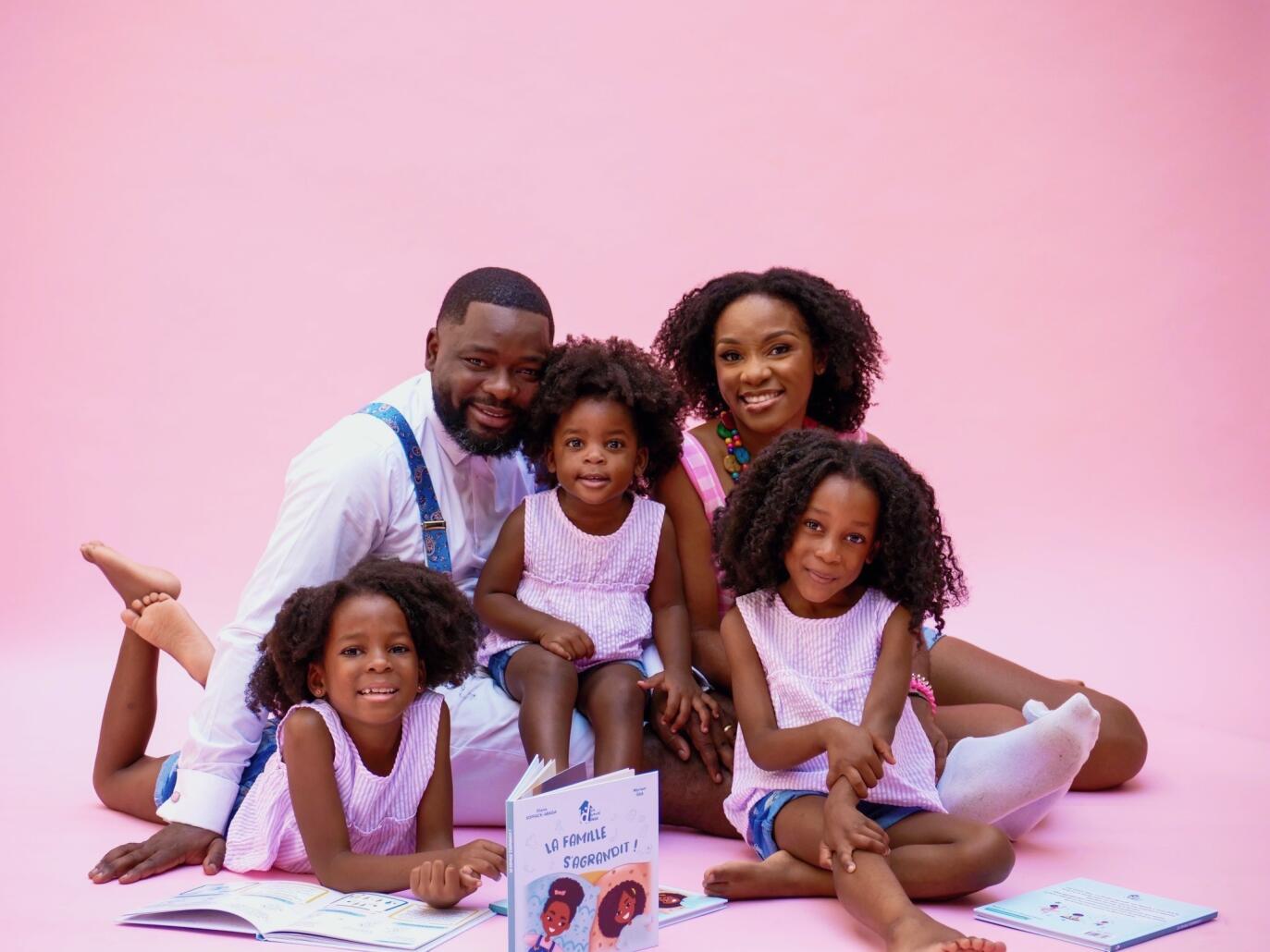 Ils auto-éditent un livre pour redonner confiance en leurs filles