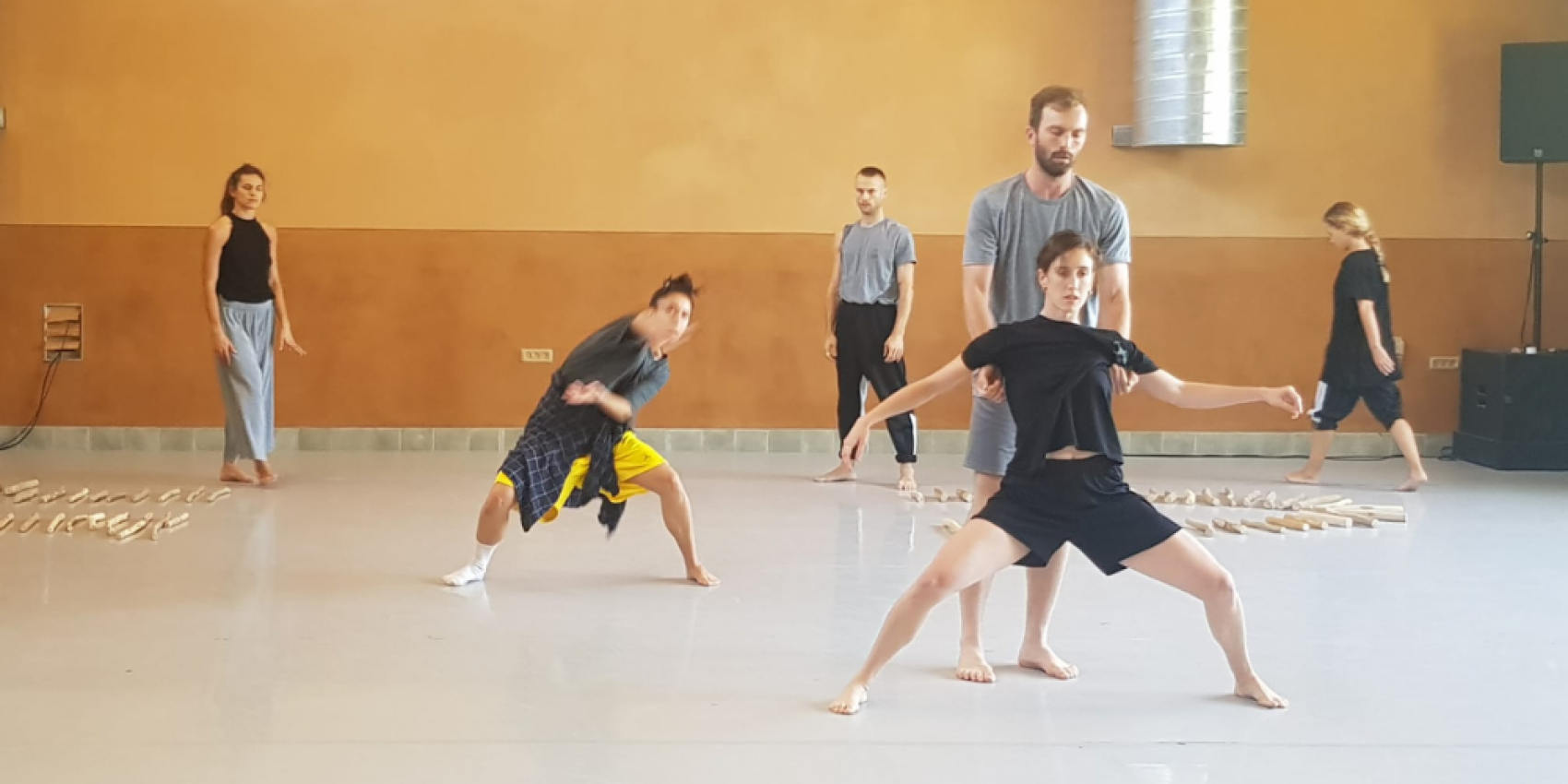 Le village éco artistique de la Vertigo Dance Company