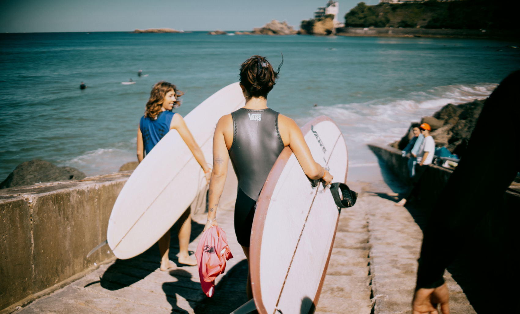 "C'est bien plus qu'une compétition de surf" : Nova était au Queen Classic Surf Festival à Biarritz