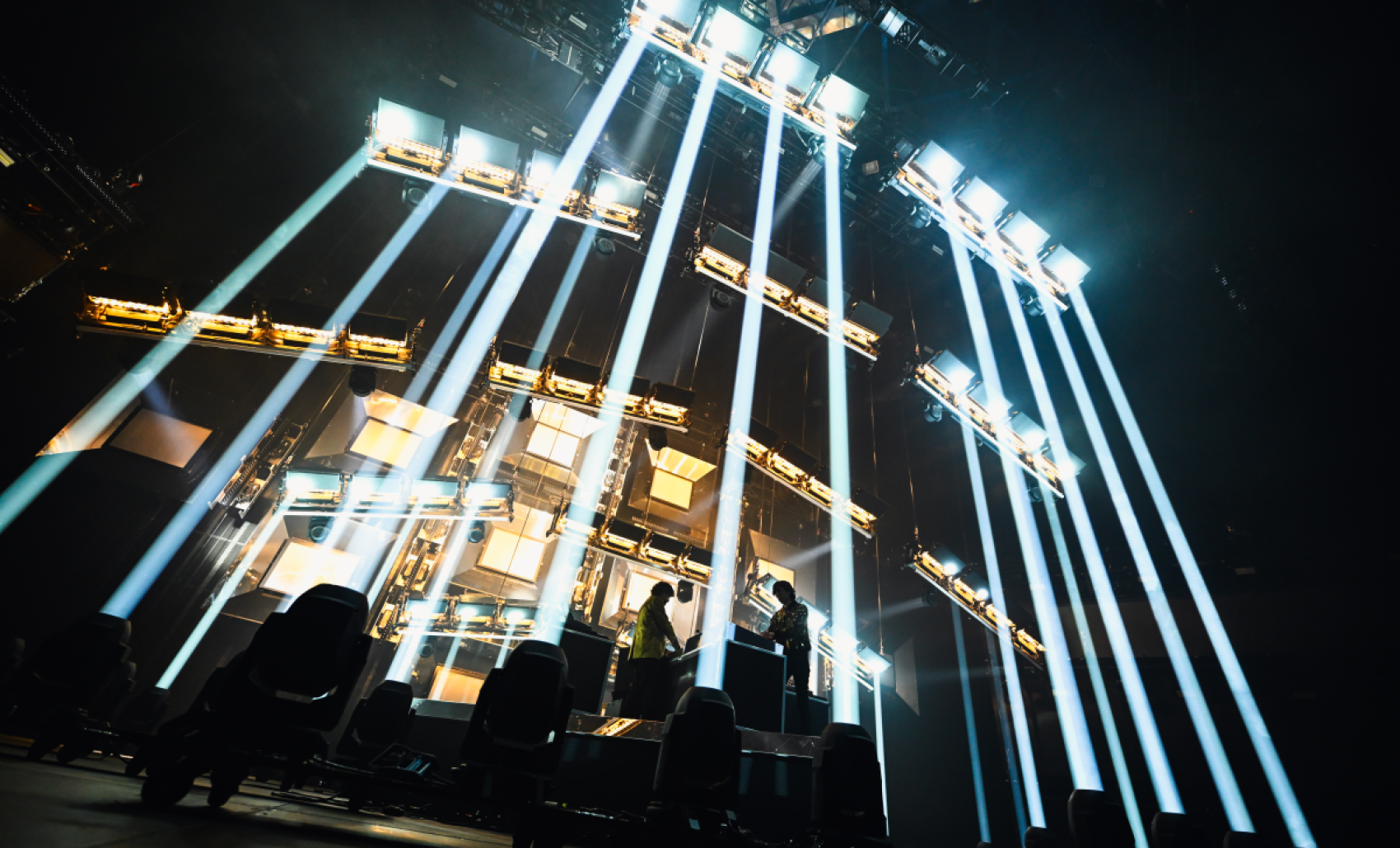 Oreilles qui sifflent et énorme claque : on était au concert de Justice à l'Accor Arena